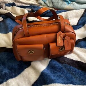 Coach Twin Turn Lock Large In Toffee